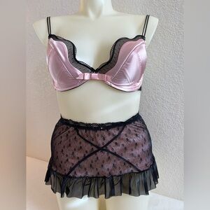 SET Jezebel Bra 38D Flirt Skirt XL Coordinating Set Pink Satin Black Lace